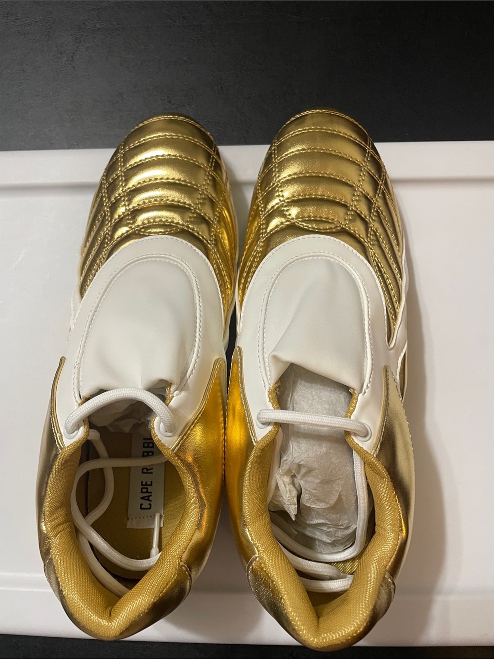 Cape Robbin Gold & white Vulay round toe Women's Athletic Sneakers NWT Sz. 9 - Picture 2 of 13